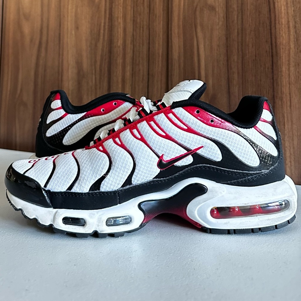 Nike Air Max Plus Pure Platinum Black University Red Size 7 - Picture 5 of 15